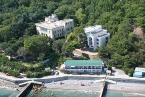 Крымские “власти” продали дачу Брежнева