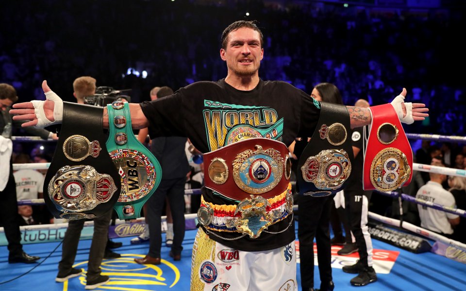 Александр Усик