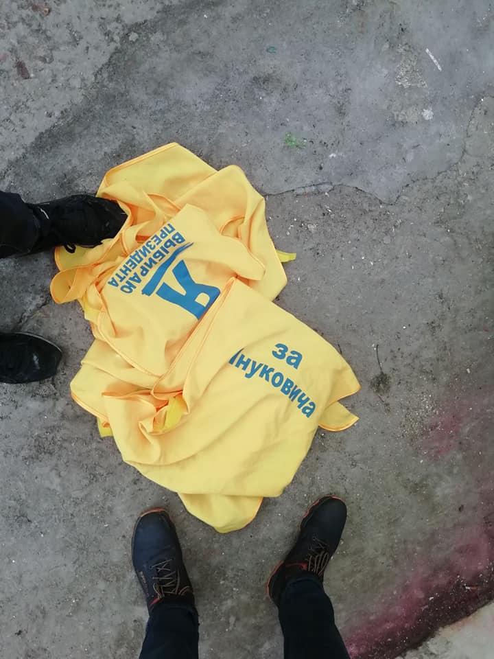 Студентам выдавали футболки &quot;За Януковича&quot;