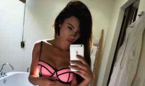 Анна Кравец в мини-платье &quot;затмила&quot; Зеленского и Кошевого