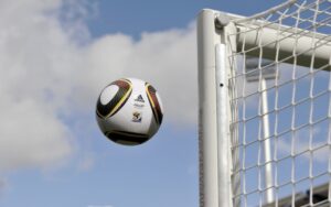 ФИФА назвала 10 претендентов на лучший гол года