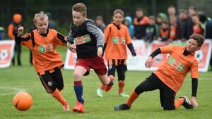 футболисты