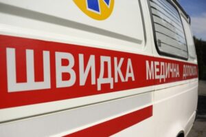 Под Днепром пациент выпал на ходу из “скорой” (видео)