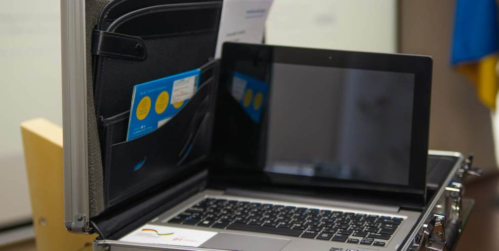 5bbb055666cb4213475985_1