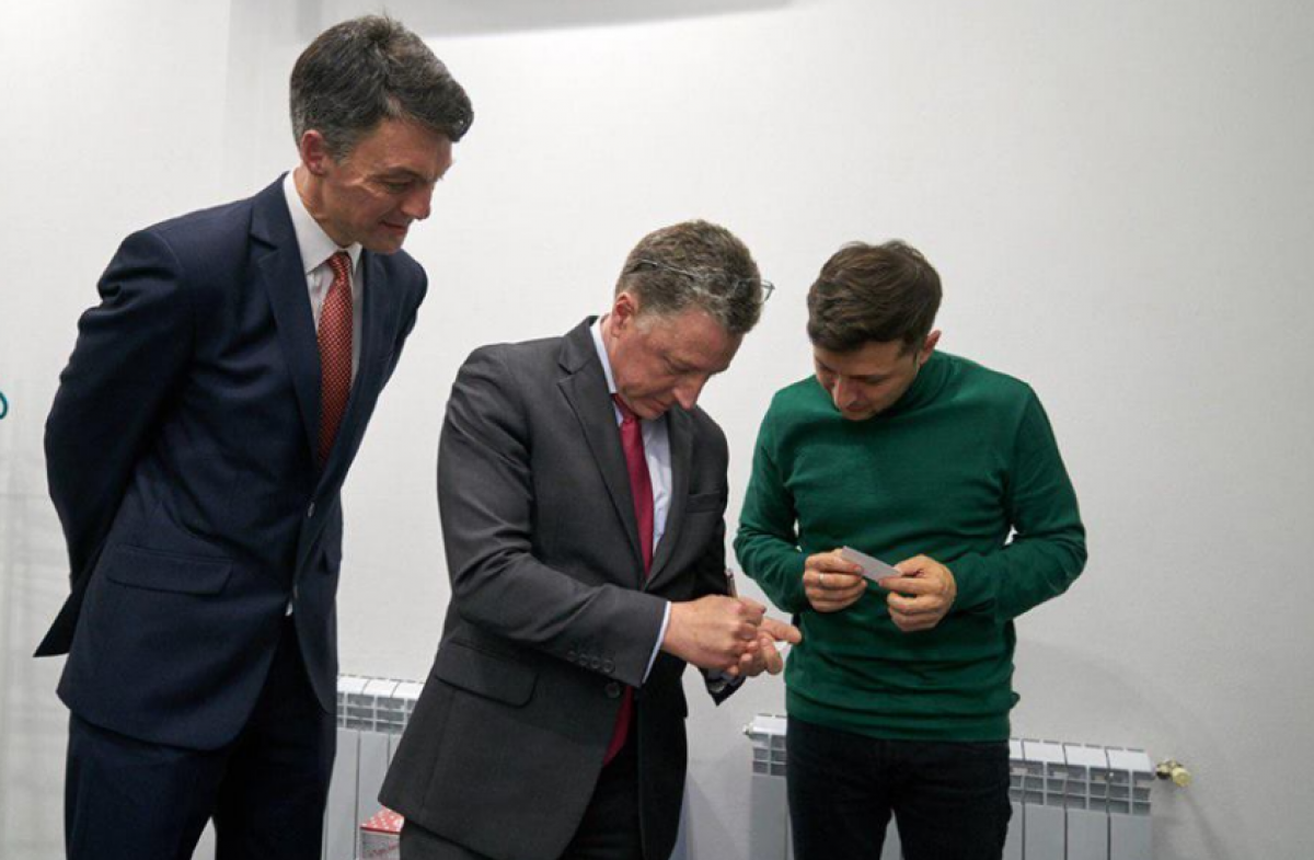 Зеленский встретился в Волкером и Йованович