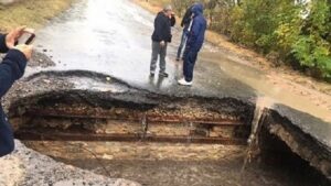 Из-за ливня обрушился мост в Одесской области