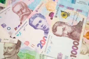 НБУ снова начал скупать валюту