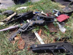 Полиция ликвидировала банду с крупной партией оружия (Фото)