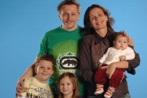Игорь Пелых: как выглядят и живут дети погибшего ведущего (фото)