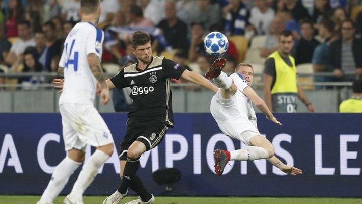 футболисты