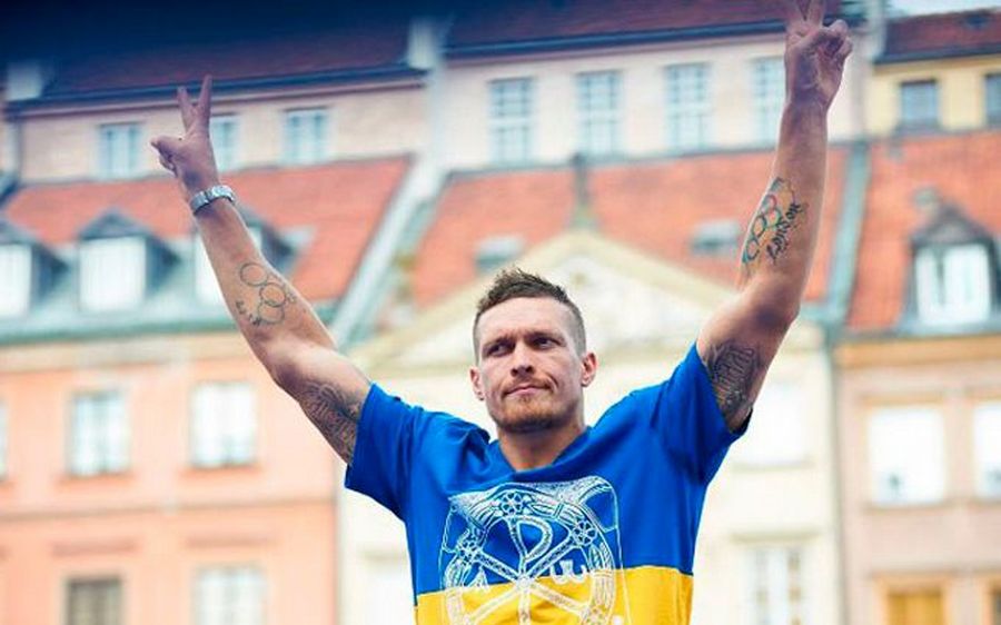 Украинский боксер Усик помогает Ковалеву в подготовке к бою