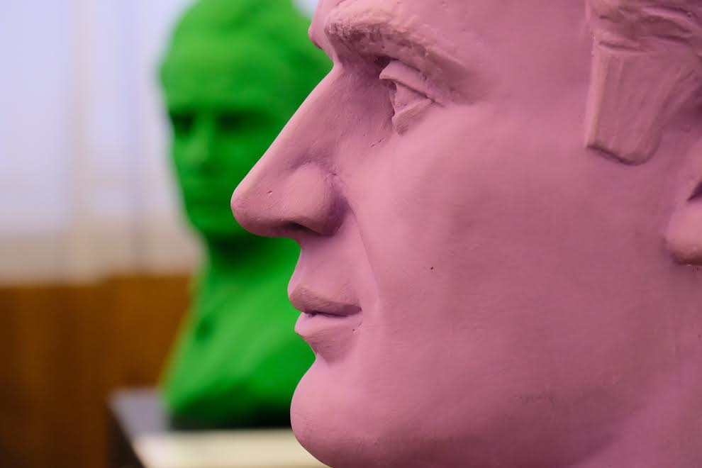 В Днепре презентовали выставку скульптур для незрячих