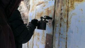 ограбление гаража, фото из открытых источников