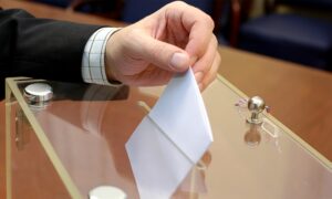 Самые оригинальные испорченные бюллетени на местных выборах (фото)