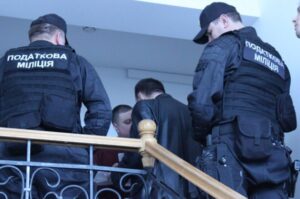 налоговые инспекторы