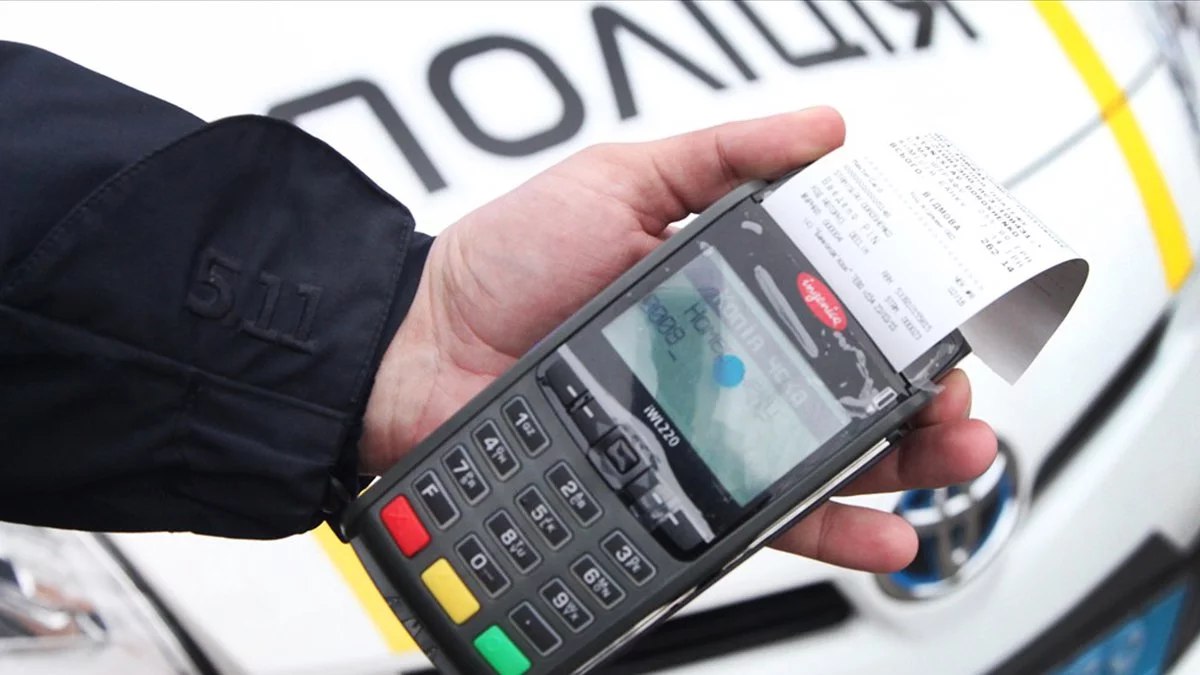 Украинцев штрафуют за политическую рекламу на балконах