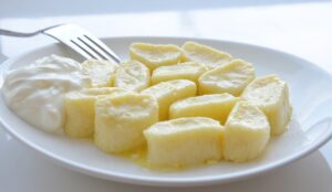 Ленивые вареники для самых маленьких: рецепт выходного дня