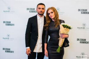 8088a0aa719484d4d90221cbd082077c_3