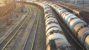 Фирма Коломойского впервые получила 500 миллионов на дизель для “Укрзализныци”