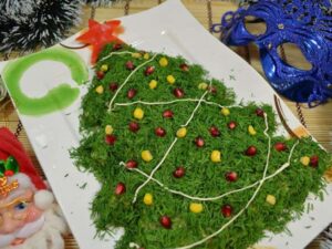 Новогодний салат “Елочка” (видео-рецепт)