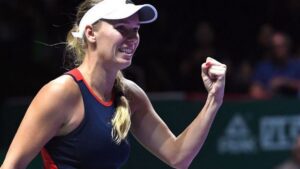 Каролин Возняцки