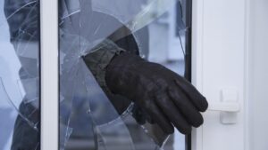 Во время карантина в Днепре грабят киоски