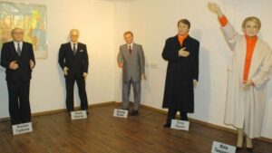 Стало известно, что воруют из украинских музеев