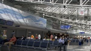 В &quot;Борисполе&quot; не пустили десятки украинских туристов на рейс в ОАЭ