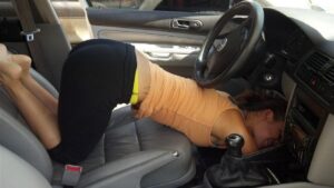 Девушка, автомобиль