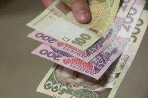 Законопроект о социальной помощи: деньги от государства заставят отрабатывать