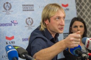 Плющенко затравили в сети за его "лохотрон" с детьми