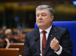 Порошенко заявил, что признает любой результат выборов