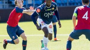 футболисты