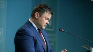 Андрей Богдан покинул страну из-за угроз