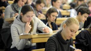 Минсоцполитики инициирует смену размера стипендий сиротам