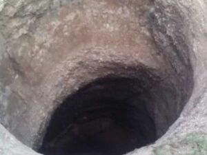 Днепровские спасатели вытащили мужчину из ямы