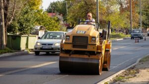 На ж/м Ігрень закінчують ремонт магістральної дороги