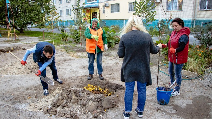 В Днепре жители жилого массива Парус присоединились к декадника # Днипро_квитучий