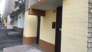 В многоэтажке Днепра отремонтировали 12 подъездов
