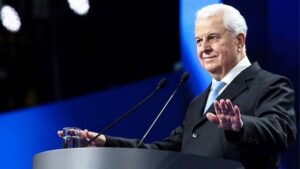 Первый Президент Украины “засветил” в Раде часы за 70 тысяч
