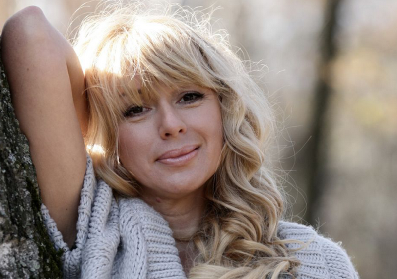 Алёна Апина