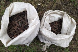 На Днепропетровщине мужчина жил в опасном соседстве с арсеналом оружия (фото)
