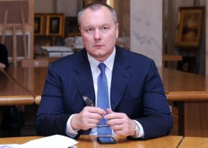Еще один политик просит Зеленского вернуть ему украинское гражданство