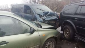 В Никополе пьяный подросток бросился под колеса автомобиля