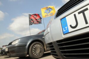 Гройсман рассказал, что делать с авто на еврономерах