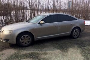 фото УПД ГУНП, подозрительный &quot;Audi&quot;