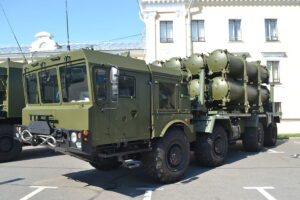 Россия стягивает военную технику