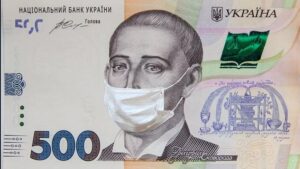 НБУ готов обеззараживать гривневые банкноты в хранилище