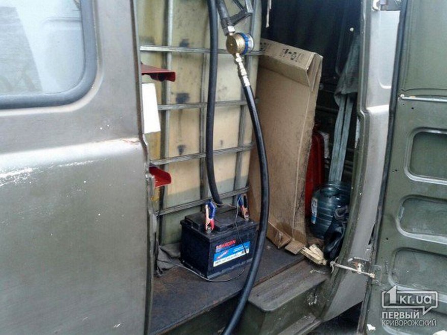 фото https://1kr.ua, передвижная подпольная АЗС