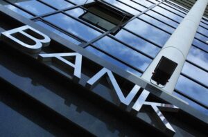 Очистка, убытки и скандалы: как банки в Украине завершают год